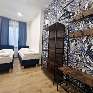 Apart Hostel Helvetia B&B